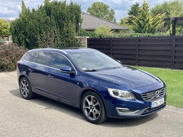 Volvo V60 2.0 D [D4] Ocean Race Geartronic Auto...